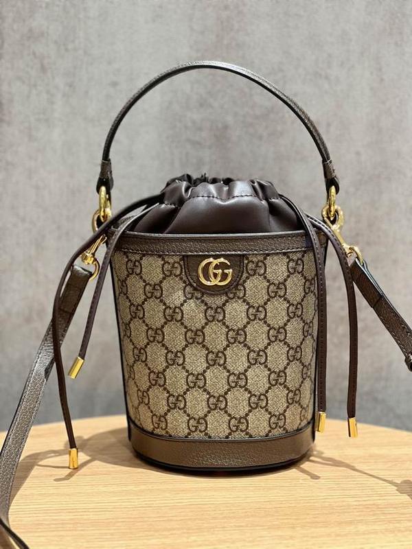 Gucci Handbags 261